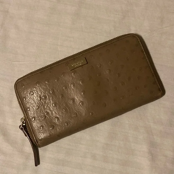 Kate Spade Embossed Wallet EUC - Picture 14 of 16